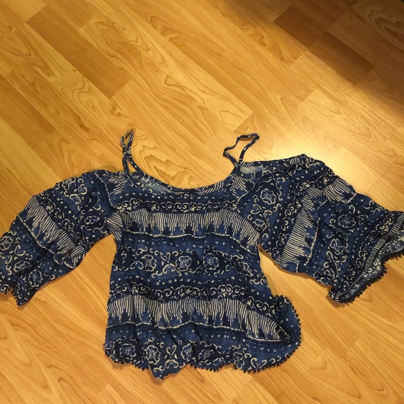 House of Harlow off the shoulder top - Picture 3 of 4